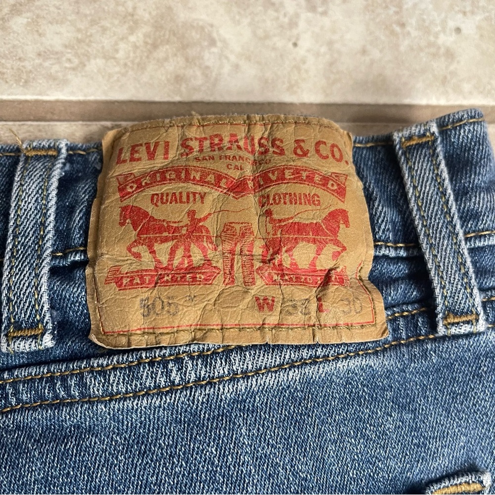Levis 505 Jeans Mens 38x30 Blue Regular Fit Straight‎ Pre Own 
See approximate - Picture 3 of 7
